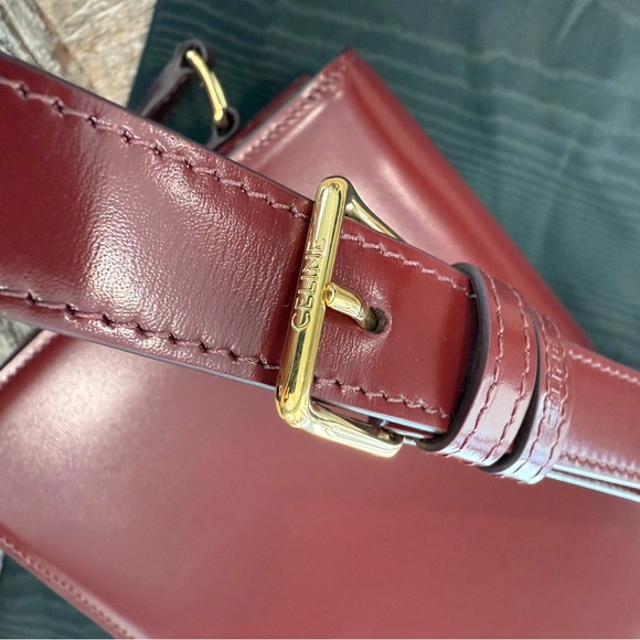 *NEW* Fall 2024 Celine Classic Triomphe bag in shiny calfskin (Burgundy) - Picture 4 of 7